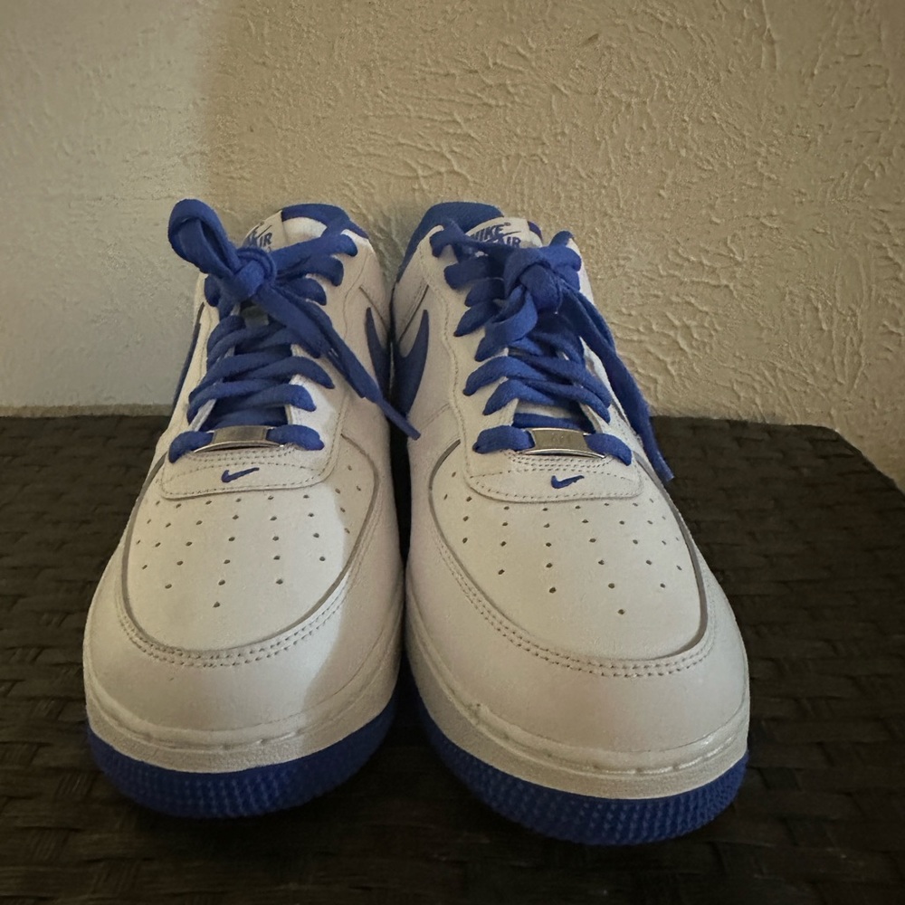 Nike Retro White and Blue Sneakers with Cushioned Midsole
